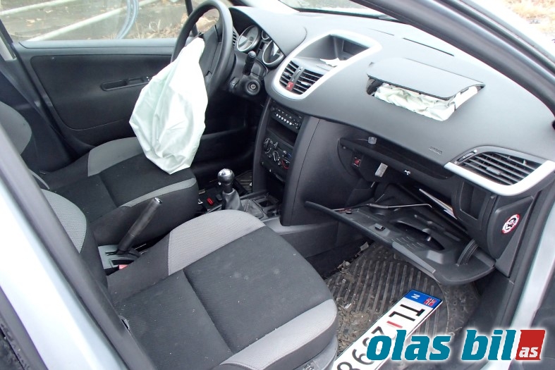 Peugeot 207 2006-2012 , Motorkode: KFU ET3J4, Girkassekode: