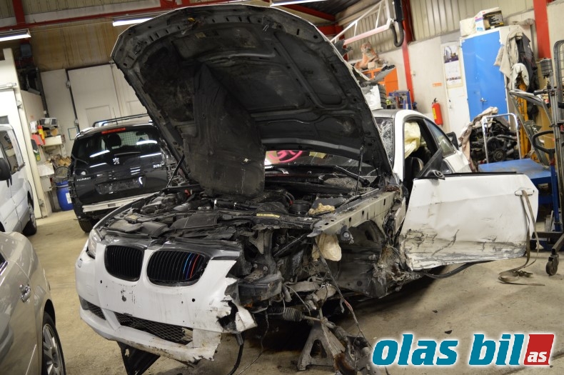 BMW 3-Serie 2005-2011 (E90/E91/E92/E93) (E90/E91/E92/E93), Motorkode: N54B30, Girkassekode: GA6HP-19Z 2400756424