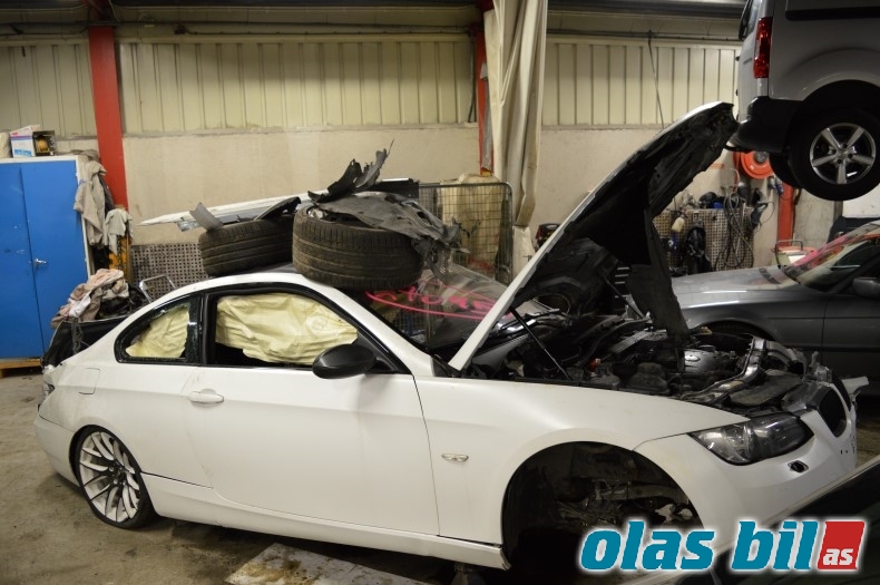 BMW 3-Serie 2005-2011 (E90/E91/E92/E93) (E90/E91/E92/E93), Motorkode: N54B30, Girkassekode: GA6HP-19Z 2400756424