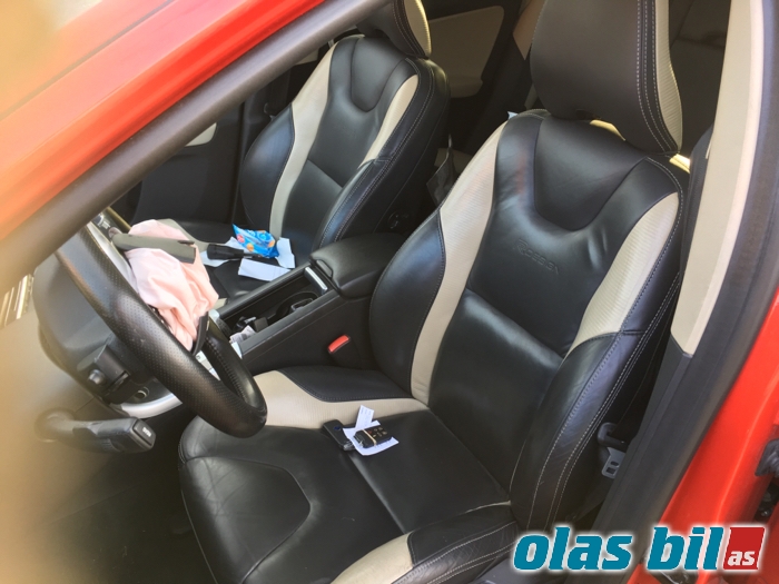 Volvo XC60 2008-2013 (Type I, Fase 1) , Motorkode: D 5244 T10, Girkassekode: 31280602 00000000001