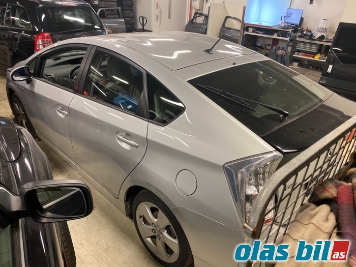 Toyota Prius 2009-2016 (Type III) (COMBI) (COMBI), Motorkode: 2ZR-FXE, Girkassekode: 