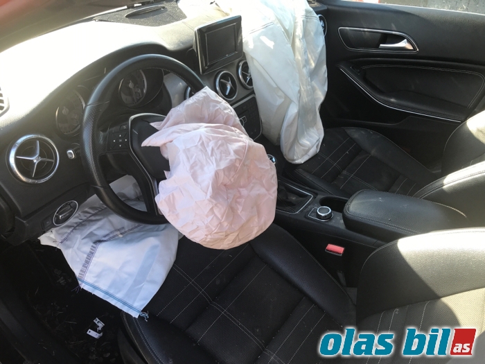 Mercedes CLA 2013-2019 (C117) (C117), Motorkode: M270.910, Girkassekode: 