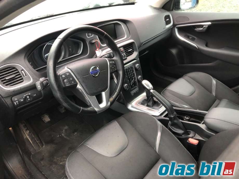 Volvo V40 2012-2019 , Motorkode: D4162T, Girkassekode: