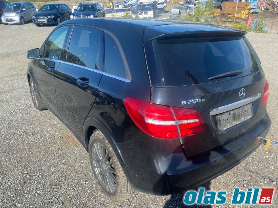Mercedes B-Klasse 2011-2018 (W246) (W246), Motorkode: EM0004, Girkassekode: 