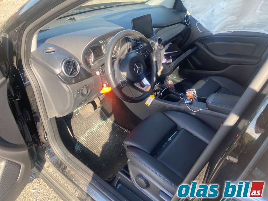 Mercedes B-Klasse 2011-2018 (W246) (W246), Motorkode: EM0004, Girkassekode: 