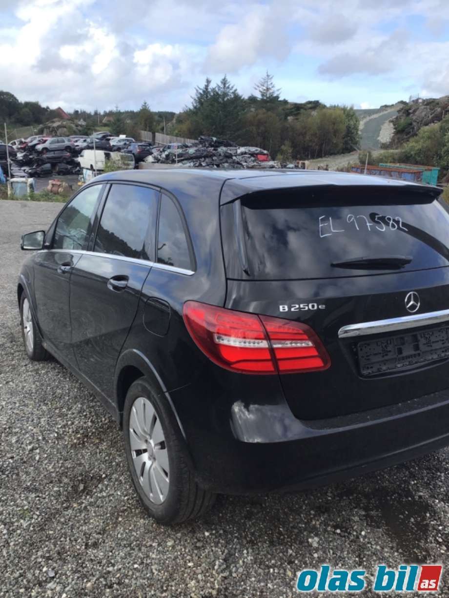 Mercedes B-Klasse 2011-2018 (W246) (W246), Motorkode: EM0004, Girkassekode: 