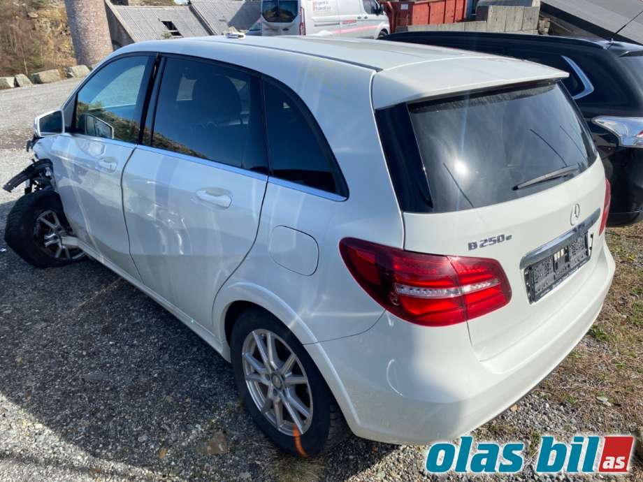 Mercedes B-Klasse 2011-2018 (W246) (W246), Motorkode: EM0004, Girkassekode: 