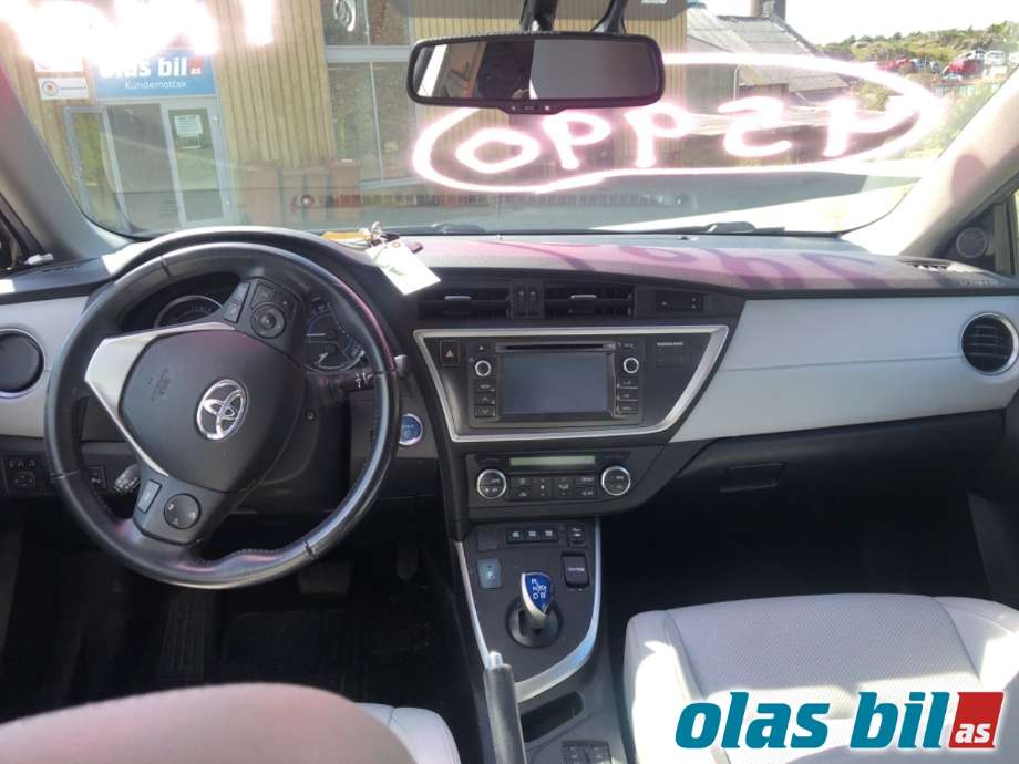 Toyota Auris 2013-2015 (Type II, Fase 1) , Motorkode: 2ZR-FXE, Girkassekode: 