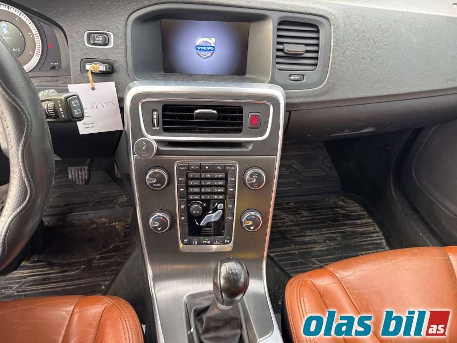 Volvo V60 2010-2013 (Type I, Fase 1) , Motorkode: D4162T, Girkassekode: 