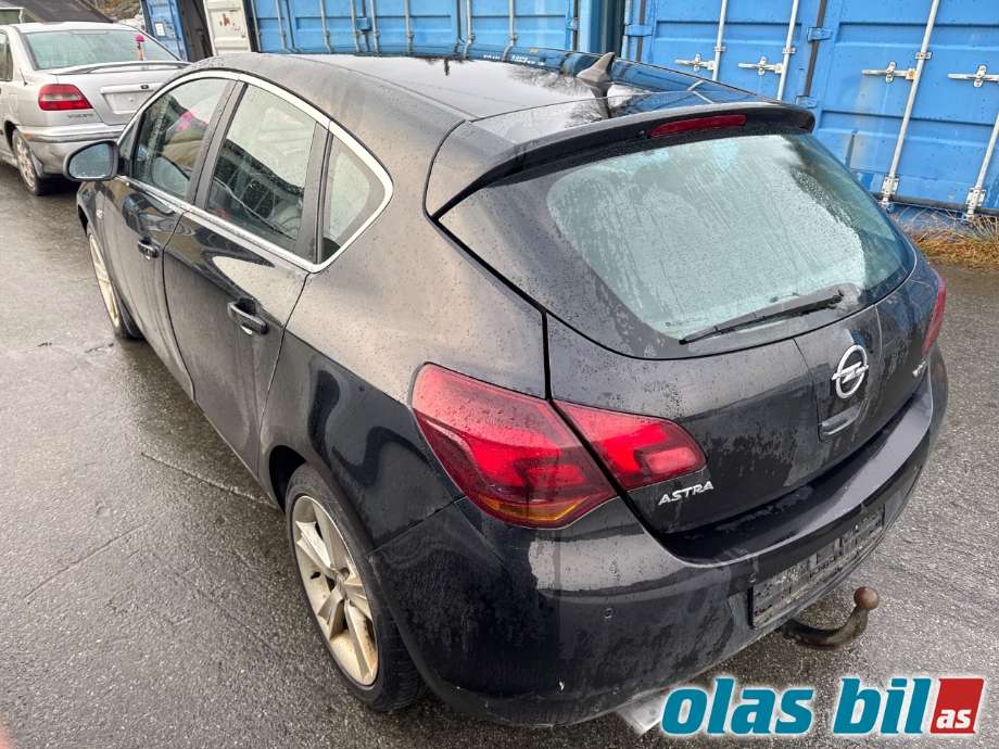 Opel Astra J 2010-2015 , Motorkode: A20DTH, Girkassekode: 