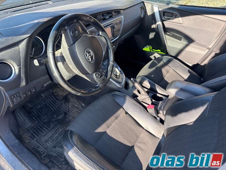 Toyota Auris 2013-2015 (Type II, Fase 1) , Motorkode: 2ZR-FXE, Girkassekode:
