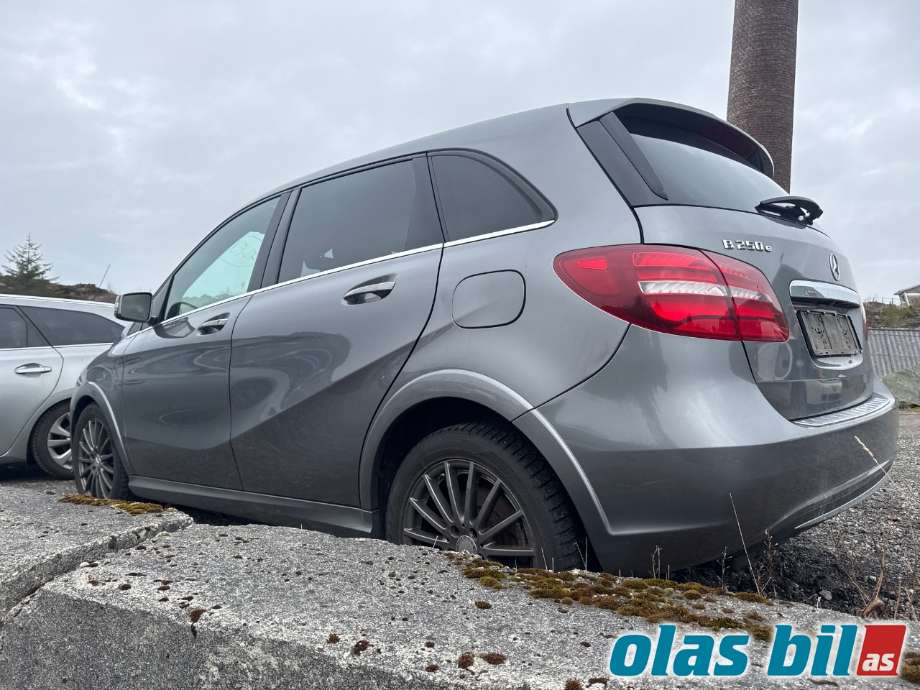 Mercedes B-Klasse 2011-2018 (W246) (W246), Motorkode: EM780.990, Girkassekode: