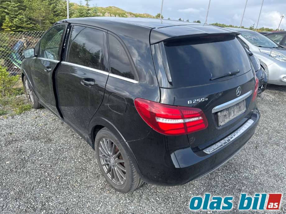 Mercedes B-Klasse 2011-2018 (W246) (W246), Motorkode: EM780.990, Girkassekode: