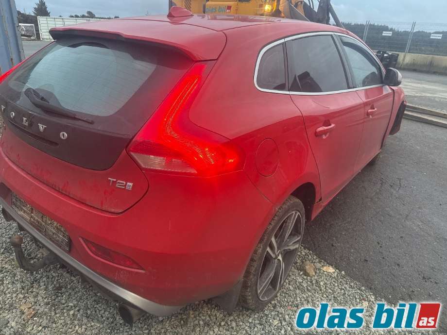 Volvo V40 2012-2019 , Motorkode: B4204T38, Girkassekode: 