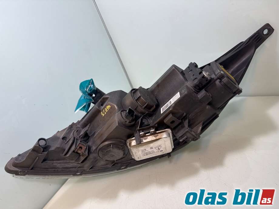 Frontlykt høyre xenon til Kia Sportage 2010-2016 (Type III) (KIA|92102 3U290||92 102 3U290)