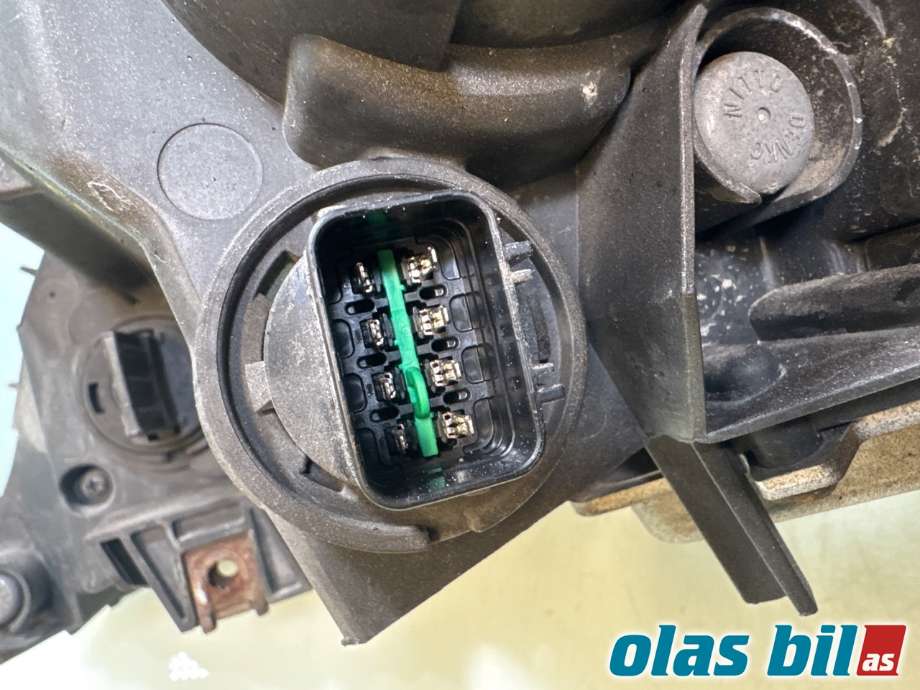Frontlykt høyre xenon til Kia Sportage 2010-2016 (Type III) (KIA|92102 3U290||92 102 3U290)
