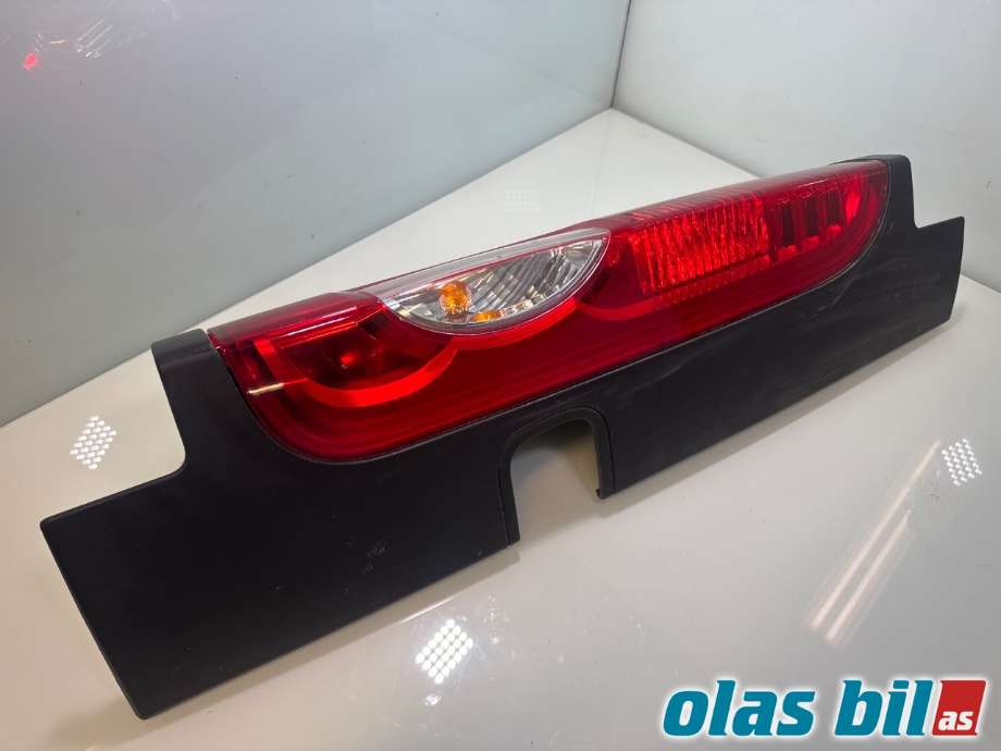 Baklykt høyre til Renault Trafic 2006-2014  (RENAULT|8200415251|)