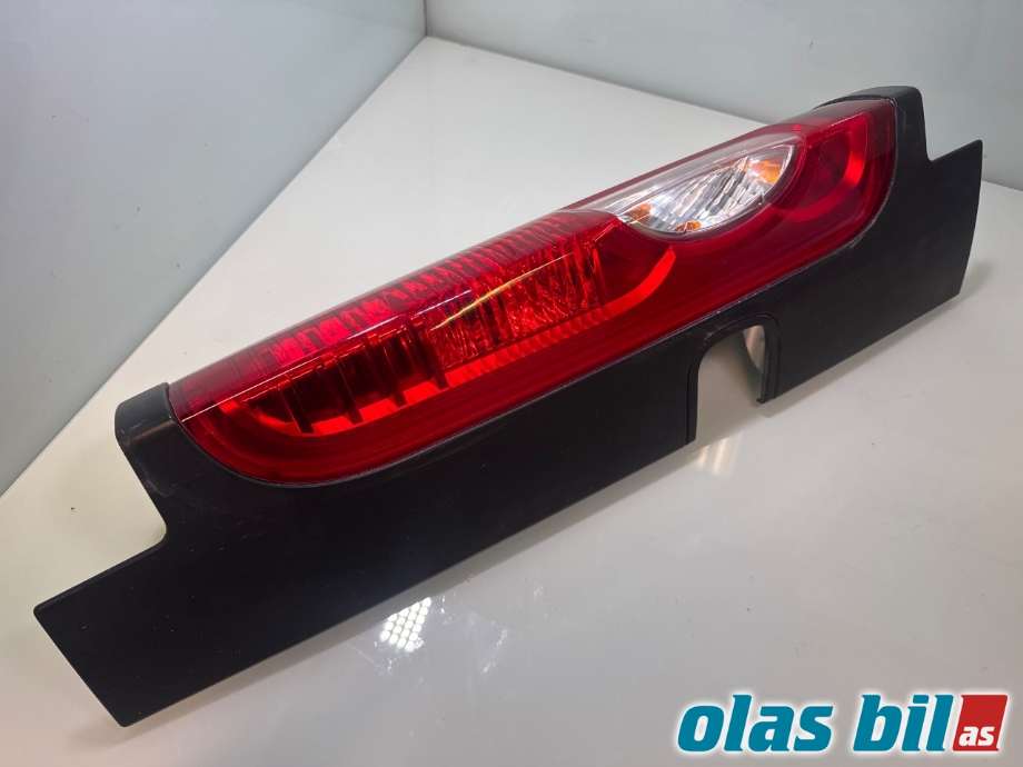 Baklykt venstre til Renault Trafic 2006-2014  (RENAULT|8200415250|)