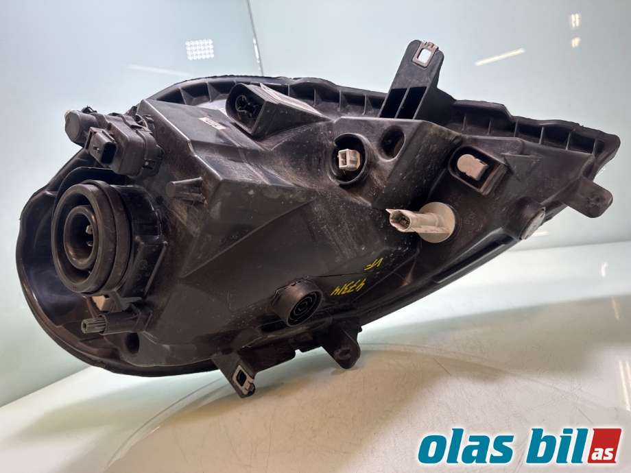 Frontlykt venstre halogen til Renault Trafic 2006-2014 (RENAULT|8200701354||89313979)