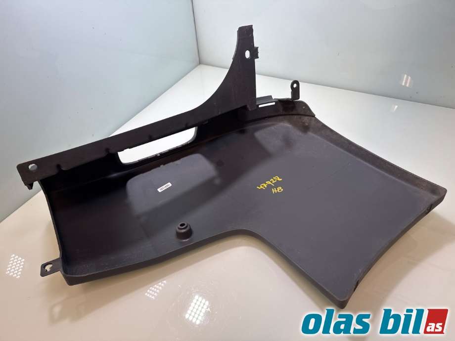 Støtfangerving høyre bak til Opel Vivaro A 2006-2014  (OPEL|91166147||7700313232)