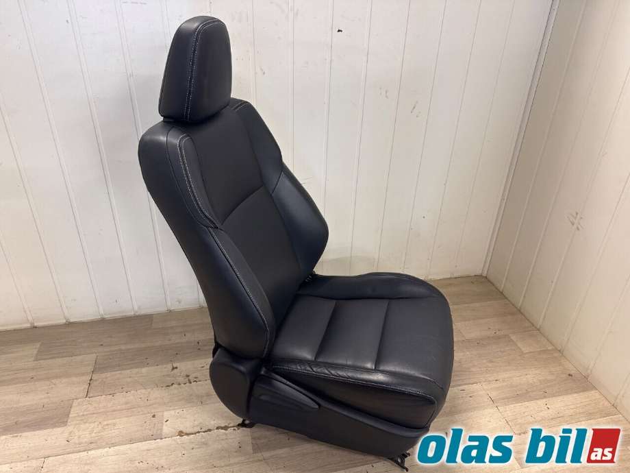 Sete foran høyre til Toyota RAV4 2016-2019 (Type IV, Fase 2)  (TOYOTA|7161042050|710714269224|)