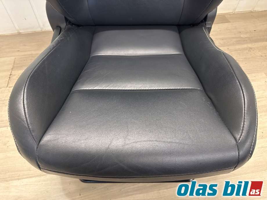 Sete foran høyre til Toyota RAV4 2016-2019 (Type IV, Fase 2)  (TOYOTA|7161042050|710714269224|)