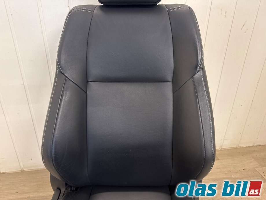 Sete foran høyre til Toyota RAV4 2016-2019 (Type IV, Fase 2)  (TOYOTA|7161042050|710714269224|)