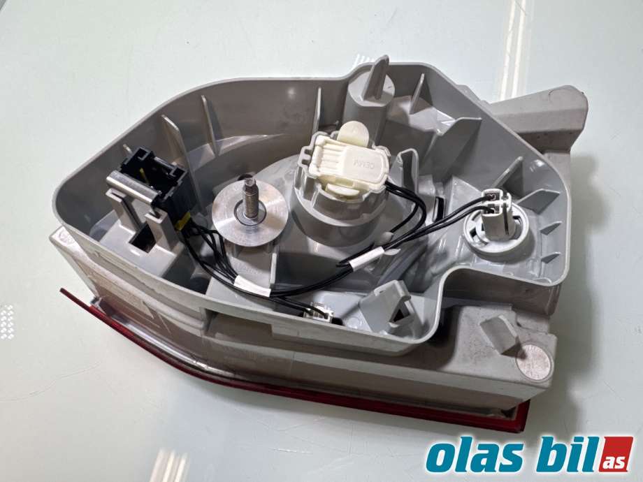 Baklykt venstre indre til Peugeot 308 2013-2021 (Type II)  (PEUGEOT|96 780 980 80|)