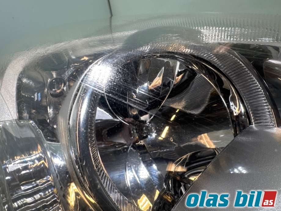 Frontlykt høyre halogen til Iveco Daily 2011-2014 (Type V) (5801375415|5801375741|5801375145)