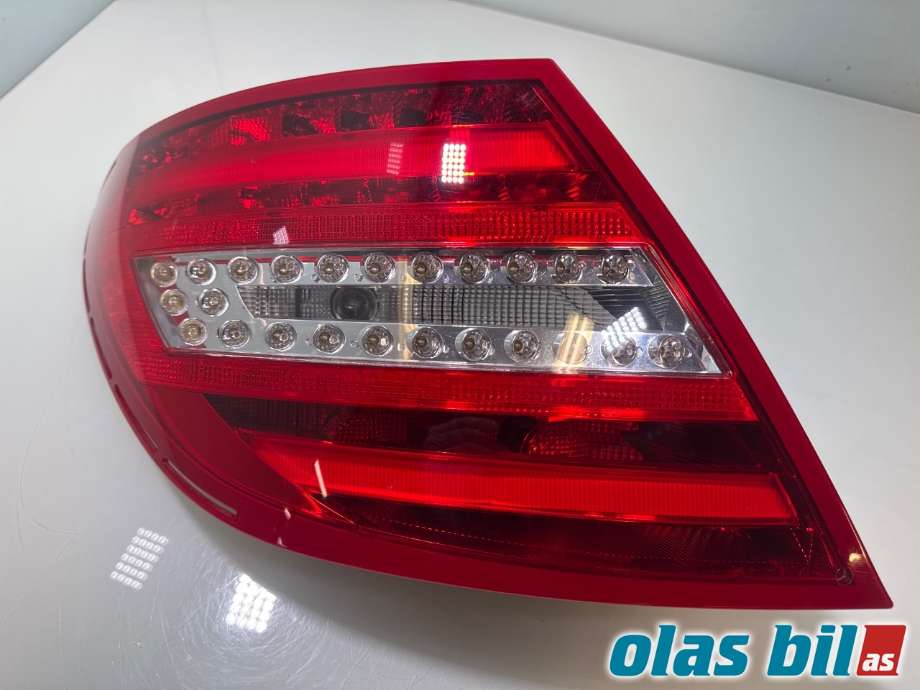 Baklykt venstre til Mercedes C-Klasse, 2011-2014 (Fase 2) (W204) (W204) (MERCEDES|A 204 820 18 64)