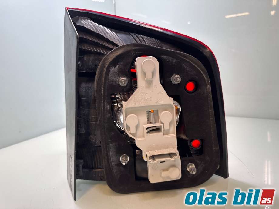 Baklykt venstre til Škoda Octavia 2009-2013 (Type II, Fase 2)  (SKODA|1Z9 945 111 A||1Z9 945 095 A)