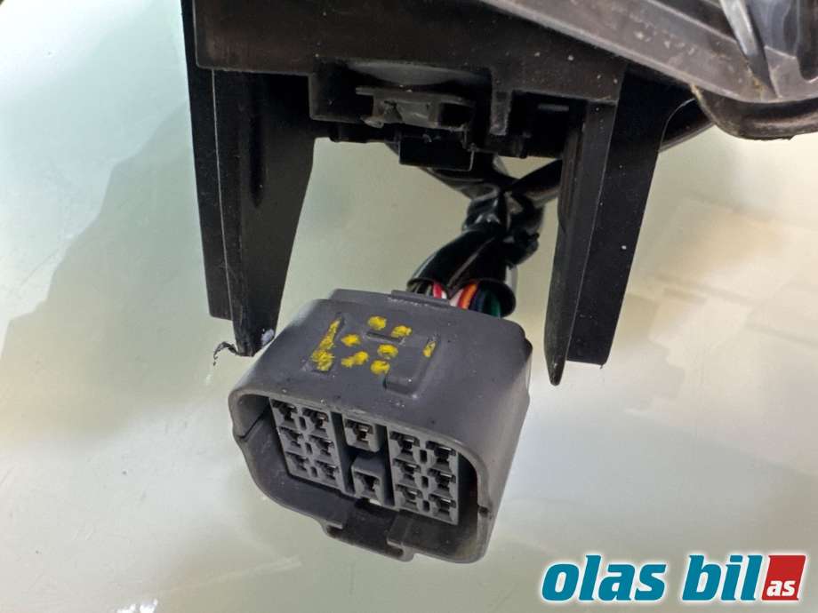 Frontlykt venstre halogen til Mazda 2 2015-2019 (Type III, Fase 1)  (MAZDA|DA6B51041C|)
