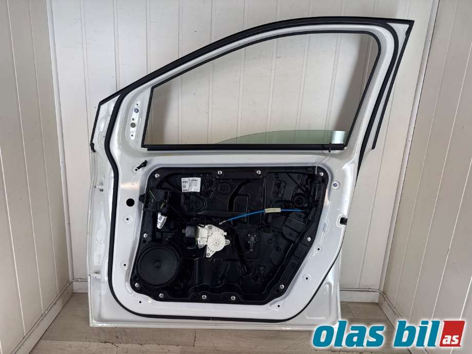Dør høyre foran til Mercedes B-Klasse 2011-2018 (W246) (W246) (MERCEDES|A 246 720 02 05|)