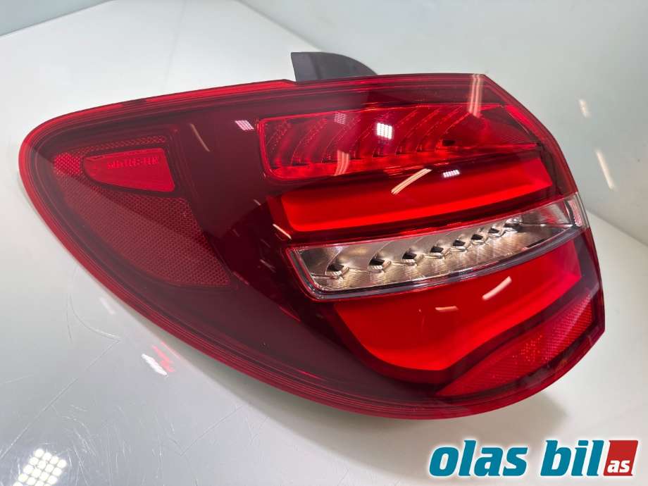 Baklykt venstre til Mercedes B-Klasse 2011-2018 (W246) (W246) (MERCEDES|A 246 906 87 00|)