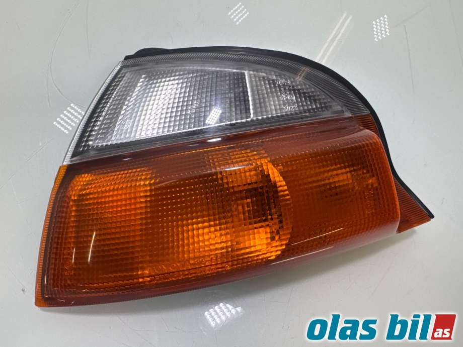 Blinklykt venstre til Toyota Hiace 2001-2006 (Fase 2) (TOYOTA|8152126100|)