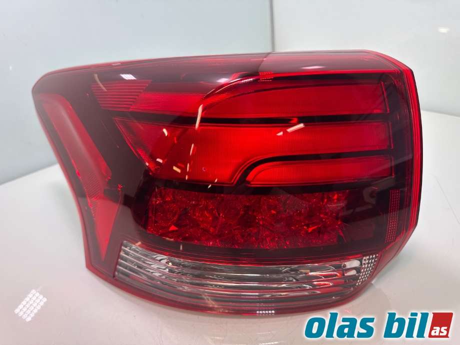 Baklykt venstre til Mitsubishi Outlander 2015-->> (Type III, Fase 2) (MITSUBISHI|8330A997|)