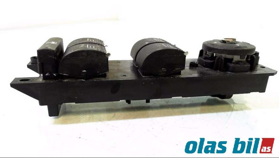 Bryter ruteheis til Ford Focus 2011-2014 (Type III, Fase 1)  (2029540||AM5T-14A132AA)