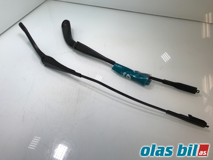 Viskerarmer frontrute til BMW 3-Serie 2012-2018 (F30/F31/F34) (F30/F31/F34) (61 61 7 260 469||61;61.61-7260474-04)