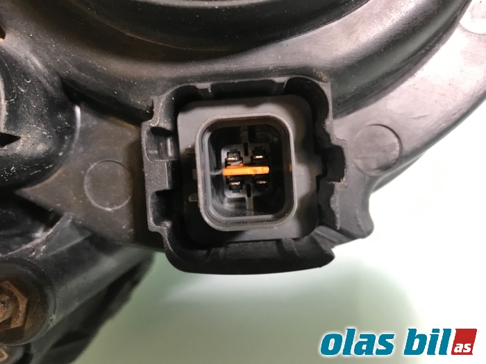 Frontlykt venstre halogen til SsangYong Actyon 2007-2013  (8310131303|)