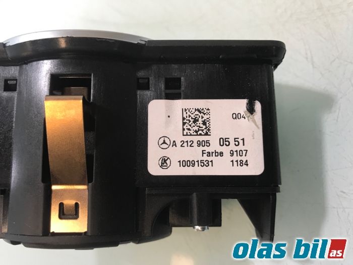 Bryter lys til Mercedes GLA 2014-2020 (X156) (X156) (A 212 905 05 51|)