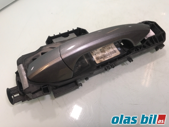 Dørhåndtak utv venstre bak til Mercedes GLA 2014-2020 (X156) (X156) (A 204 760 01 70|)