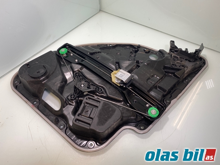 Ruteheis til Mercedes C-Klasse 2018-2021 (Fase 2) (W205) (W205) (MERCEDES|A 205 730 80 04|)