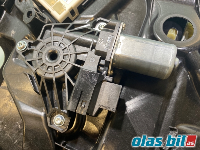Ruteheis til Mercedes C-Klasse 2018-2021 (Fase 2) (W205) (W205) (MERCEDES|A 205 730 80 04|)