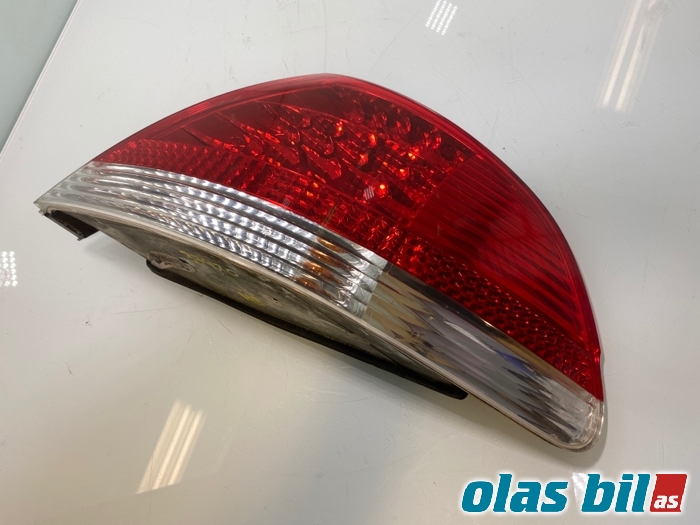 Baklykt høyre til BMW 7-Serie 2000-2008 (E65/E66/E67/E88) (E65/E66/E67/E88) (63 21 7 164 736||6 914 286.9)