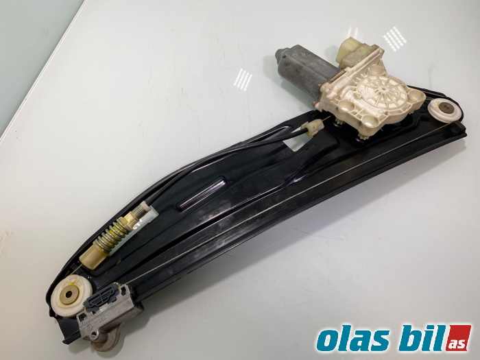 Ruteheis til BMW 7-Serie 2000-2008 (E65/E66/E67/E88) (E65/E66/E67/E88) (51 35 7 202 482|)