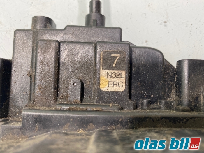 Låsekasse høyre foran til Nissan Qashqai 2010-2014 (Type I, Fase 2)  (80500EY11D|)
