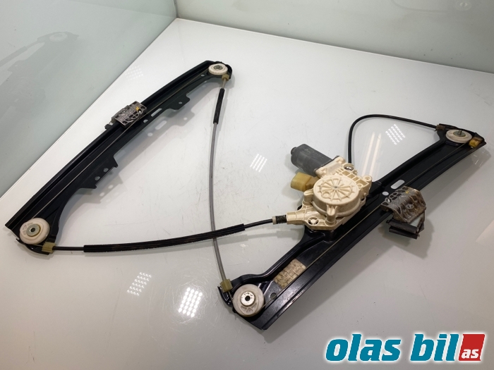 Ruteheis til BMW 5-Serie 2003-2010 (E60/E61) (E60/E61) (51 33 7 184 383||6 981 141)