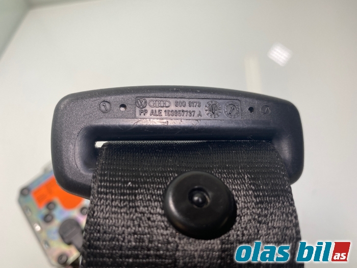 Sikkerhetsbelte foran høyre til Audi A4 2007-2014 (Type IV) (B8) (B8) (8K1 857 706 AJ||8K1 857 706 K)