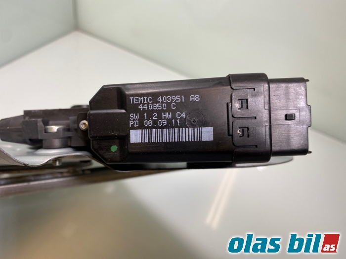 Ruteheis til Hyundai Ix35 2010-2015  (HYUNDAI|82401 2Y000|)