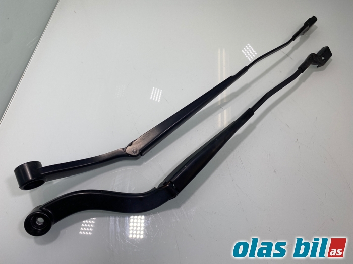 Viskerarmer frontrute til Ford Ranger / Ranger Raptor 2015-2022 (FORD|5352688;5352689|)